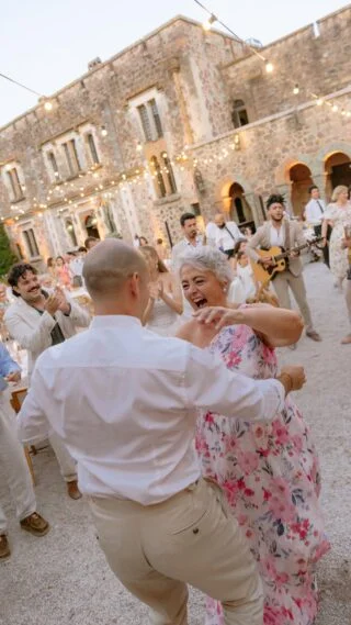A night carried by live sound and good timing ✨

Venue: @la_napoule_artfoundation 
Photographer: @paocolleoni 
Videographer: @mrjohnkurt 
Planner: @wanderlustwedding 

Proud member of @theroamingagency 

#roamingband #destinationweddings 
#weddingplanner #luxuryweddings #luxuryentertainment