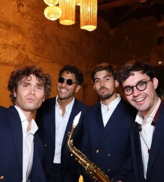 Iconic songs, real smiles, and unstoppable energy: The Gentlemen turn every night into an unforgettable story 💫 💥

Victoria & Arthur’s wedding at @le_petit_roulet 💫
Planner: @artis_evenement 
Photos: @clarisseetjohan 
Videos: @kevin.munar 
Proud member of @theroamingagency 

#Roamingband #luxuryevents #strollingband #eventplanner #luxuryentertainment #weddingplanner #acousticband #luxurywedding #destinationwedding #privateparty #theroamingagency