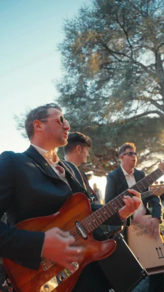 Perfect lighting, dark shades, sharp suits, and an irresistible groove. 🕶️🎸

Proud member of @theroamingagency 💫 

#luxuryweddings #destinationwedding #bridetobe #weddingmusic #luxuryweddingplanner