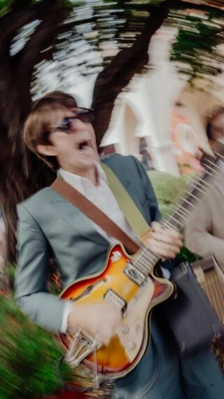 A castle, a sunday afternoon, and your favorite band performing a #beatles song 🎵 🏰

Available exclusively with @theroamingagency : The widest roaming band offering worldwide. 🌍

Photography by @mathiasfourmand 

#Roamingband #luxuryevents  #strollingband #eventplanner  #luxuryentertainment #weddingplanner #acousticband #luxuywedding #destinationwedding #privateparty #theroamingagency