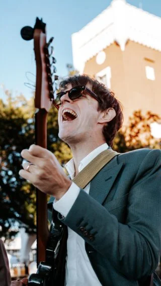 Six strings, one moment 🎸✨

Proud member of @theroamingagency 

#roamingband #destinationweddings #weddingplanner #luxuryweddings #luxuryentertainment