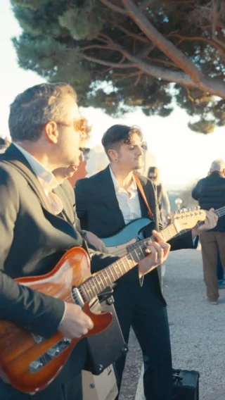 When the voice matches the vibe ✨
Are you ready to sing and dance with us? 💃🏻

Proud member of @theroamingagency 💫

#luxuryweddings #destinationwedding #bridetobe #weddingmusic #luxuryweddingplanner