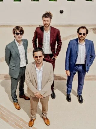 Bringing back the good old days 😎 🎸🤘🏻

Available exclusively with @theroamingagency : The widest roaming band offering worldwide. 🌍

Photography by @mathiasfourmand 

#Roamingband #luxuryevents  #strollingband #eventplanner  #luxuryentertainment #weddingplanner #acousticband #luxuywedding #destinationwedding #privateparty #theroamingagency