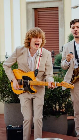 One of Maxime’s favorite songs to perform with the band, live before their show at @loulourestaurants 

The Gentlemen, the only French Latin band switching effortlessly from oldies to French, Italian and Spanish classics 🎸 🇪🇸 🇮🇹 🇫🇷

#LoulouRamatuelle #FrenchRivieraVibes #LiveMusicRiviera #GoldenHour #GentlemenBand #SummerNights #BeachSet #SunsetGroove #LoulouVibes

Proud member of @theroamingagency