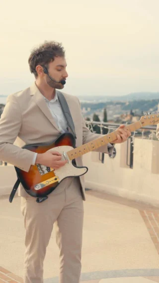 Reimagining your R&B favorites in their rawest acoustic form, embraced by the breathtaking scenery of Château de Crémat 🏰🎶

Proud member of @theroamingagency 💫

#LiveMusic #Band #Wedding #Event #Entertainment